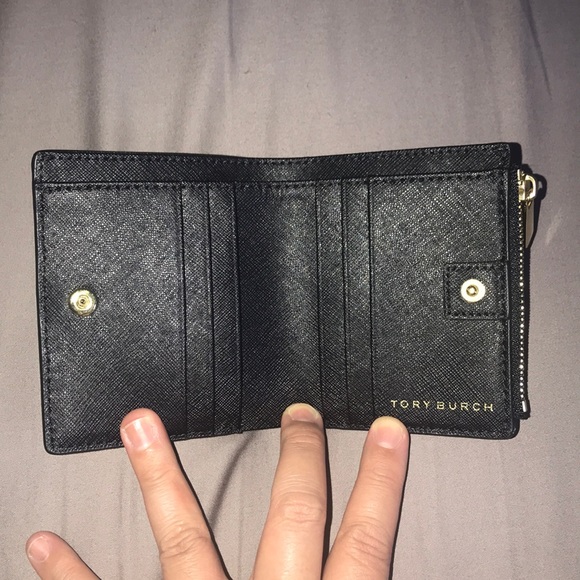 Tory Burch Robinson Mini Wallet - Picture 2 of 4